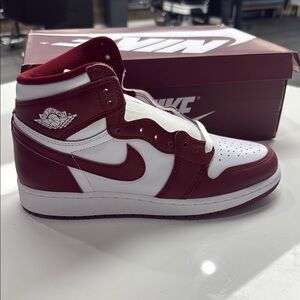 NEW Nike Air Jordan 1 Retro High OG Sneakers in White/Team Red (WITH BOX)